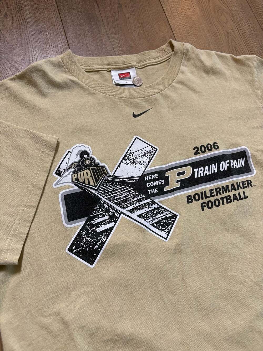 Vintage 2006 Nike Purdue Boilermakers Train of Pain Football T-Shirt Size S